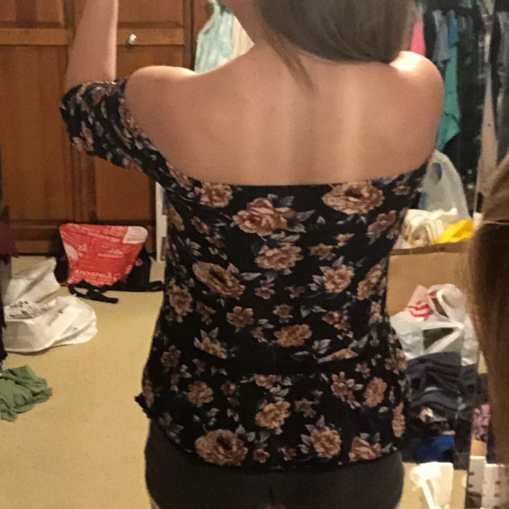 American Eagle Off the Shoulder Floral Top Size XS - Picture 3 of 7